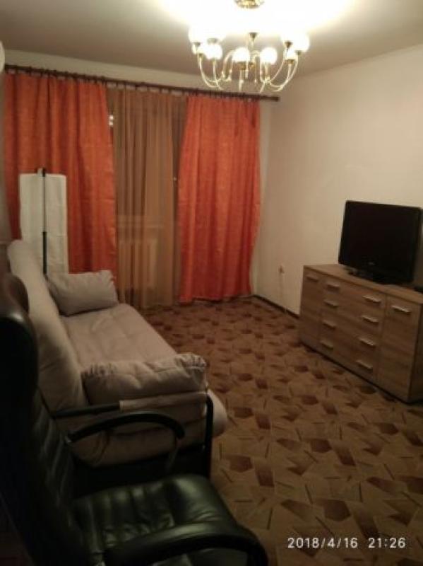 Продаж 3 кімнатної квартири 62 кв. м, Героїв Праці вул. 54б