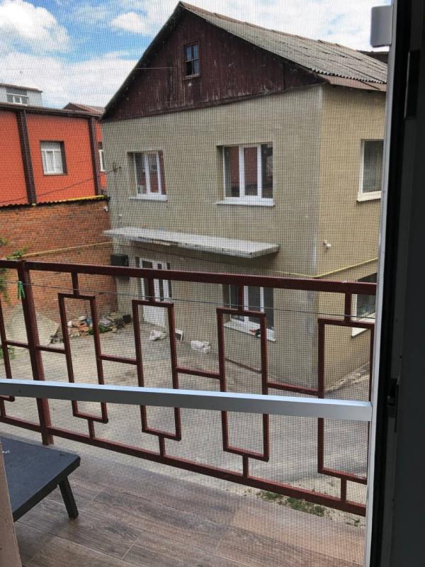 Long term rent 1 bedroom-(s) apartment Kontorska street (Chervonozhovtneva Street) 15