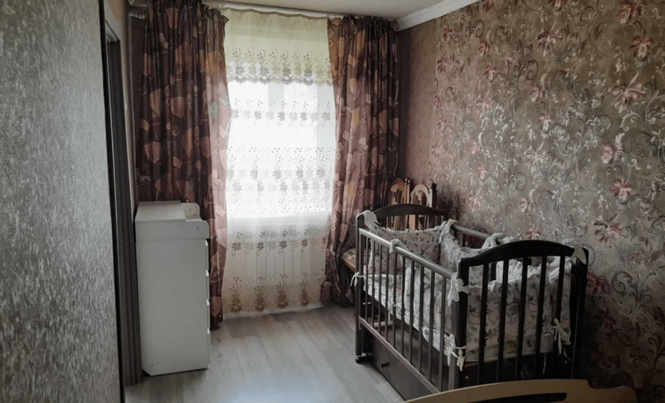 Sale 3 bedroom-(s) apartment 60 sq. m., Kharkivska Embarkment 9