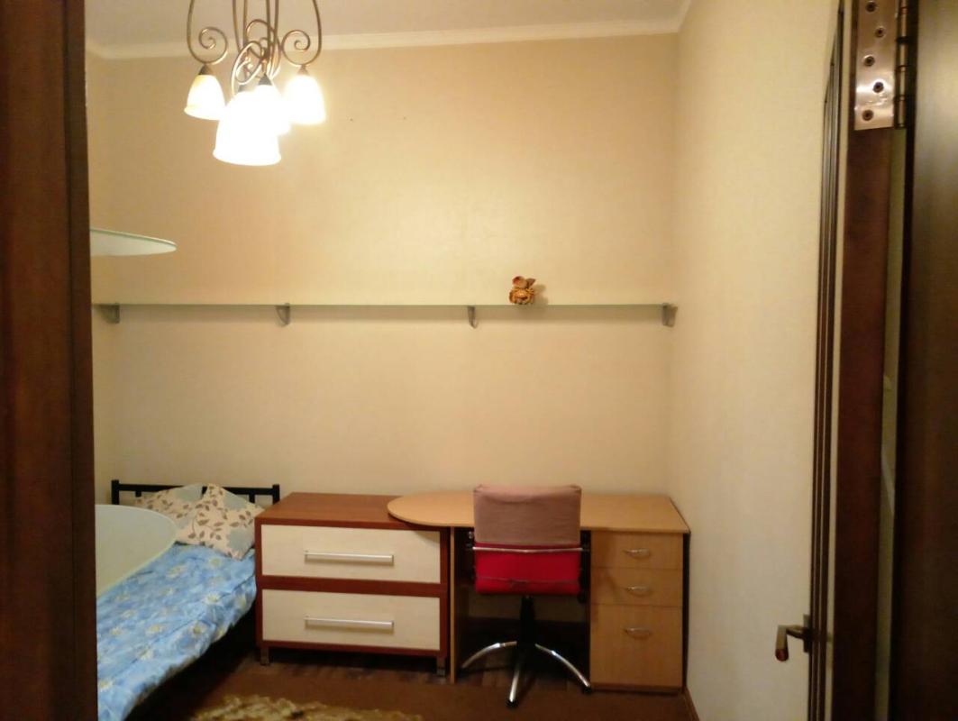 Long term rent 3 bedroom-(s) apartment Danylevskoho Street 10