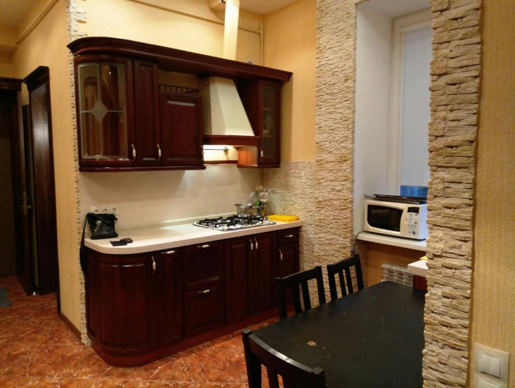Long term rent 3 bedroom-(s) apartment Danylevskoho Street 10