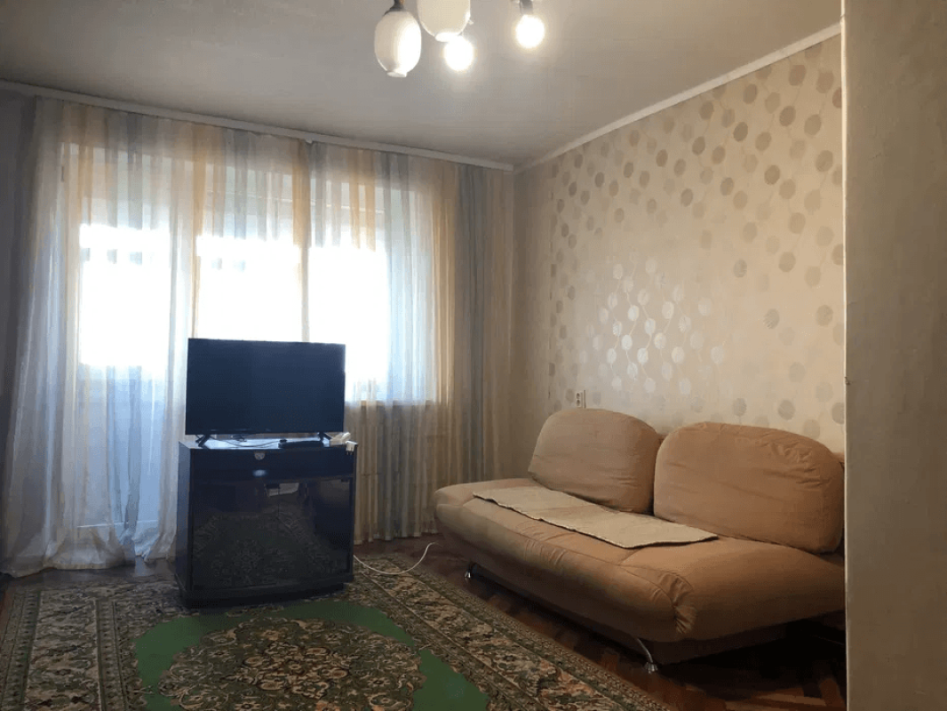 Long term rent 1 bedroom-(s) apartment Byron Avenue (Heroiv Stalinhrada Avenue) 1а