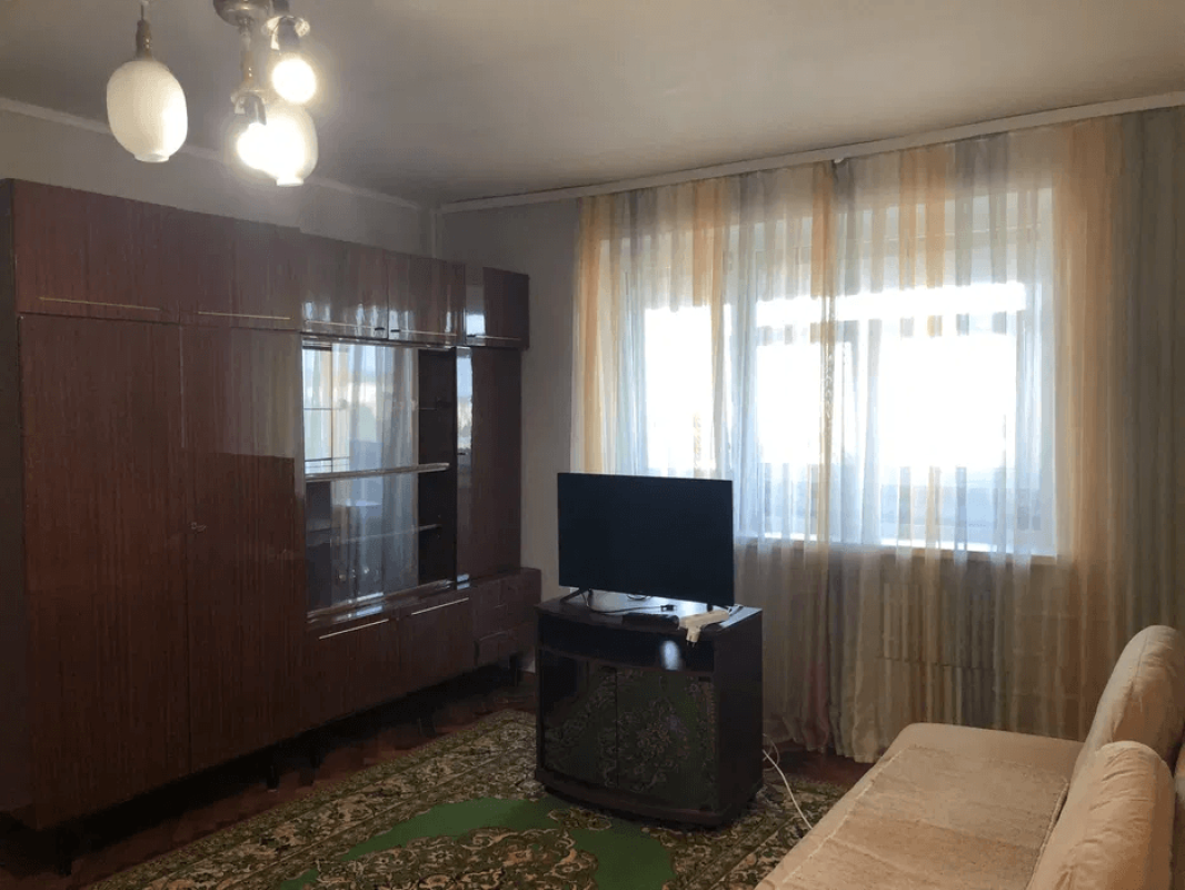 Long term rent 1 bedroom-(s) apartment Byron Avenue (Heroiv Stalinhrada Avenue) 1а