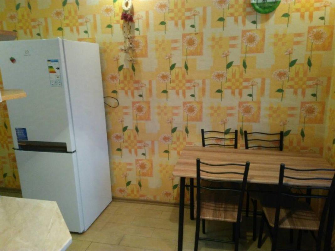 Sale 2 bedroom-(s) apartment 45 sq. m., Heroiv Pratsi Street 33