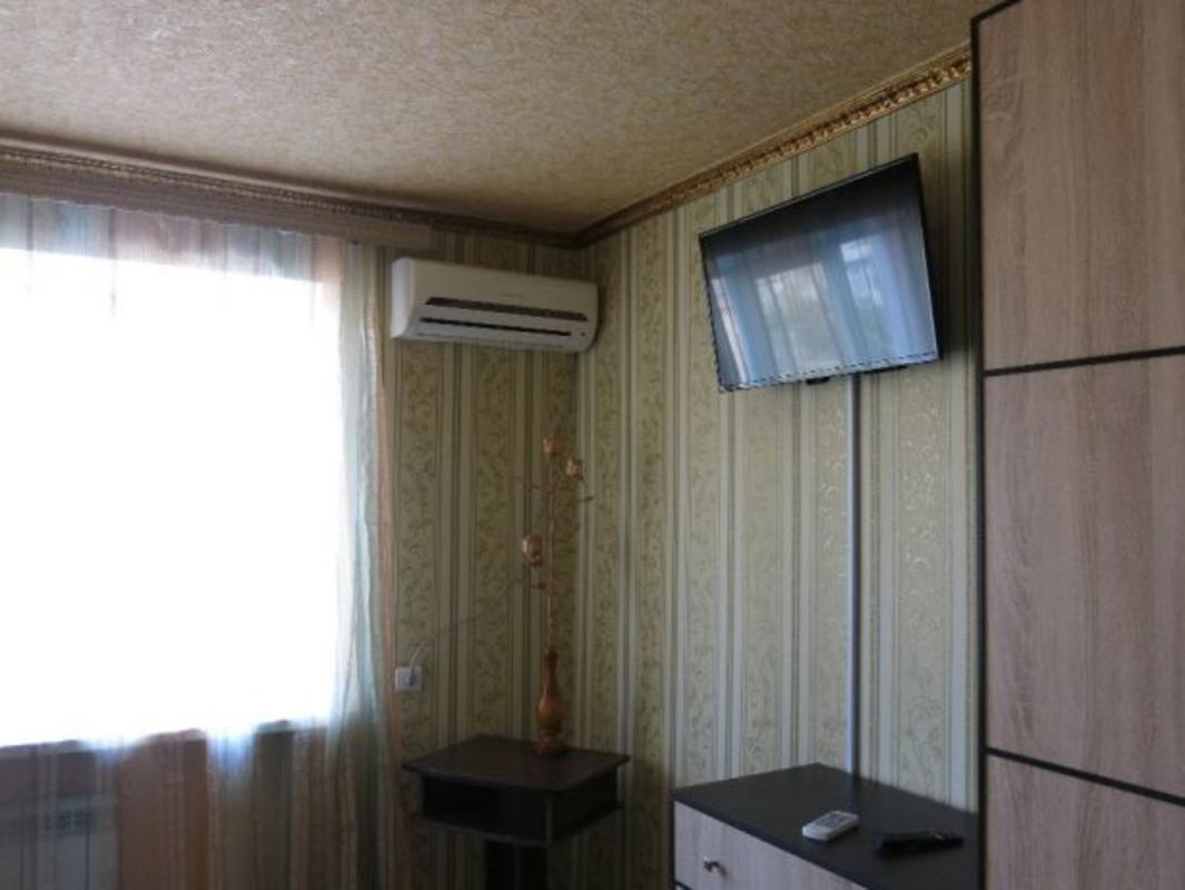 Продажа 3 комнатной квартиры 65 кв. м, Валентиновская ул. (Блюхера) 28