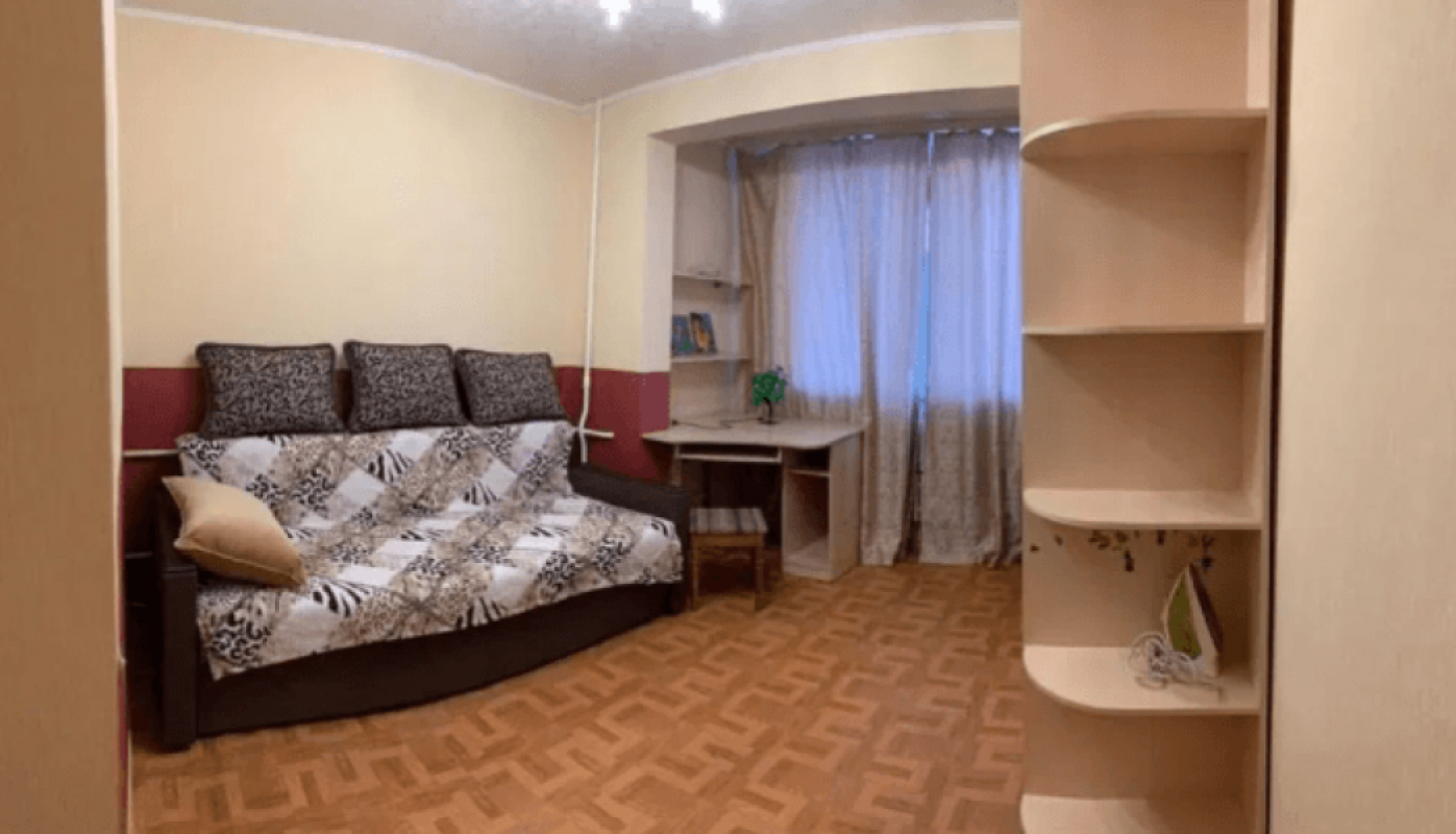 Довгострокова оренда 2 кімнатної квартири Плиткова вул. 65