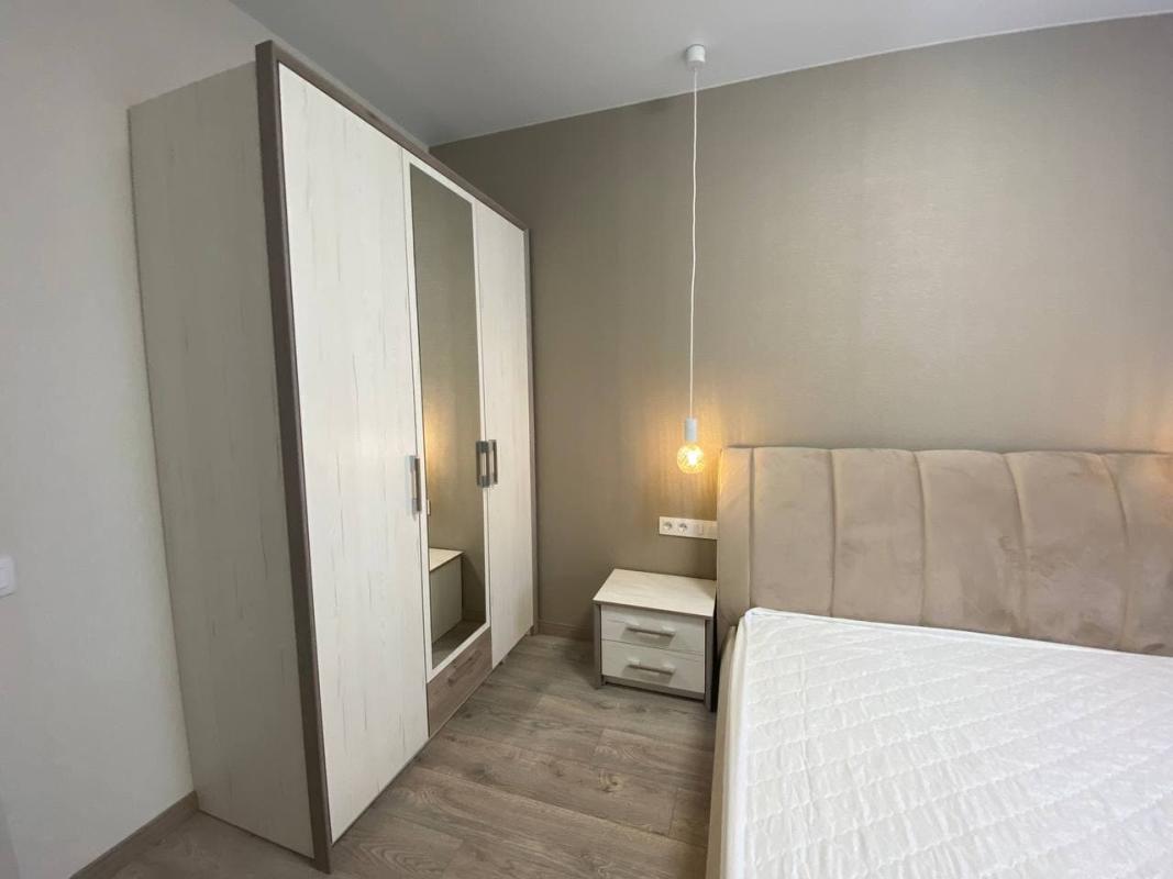 Long term rent 2 bedroom-(s) apartment Peremohy Avenue