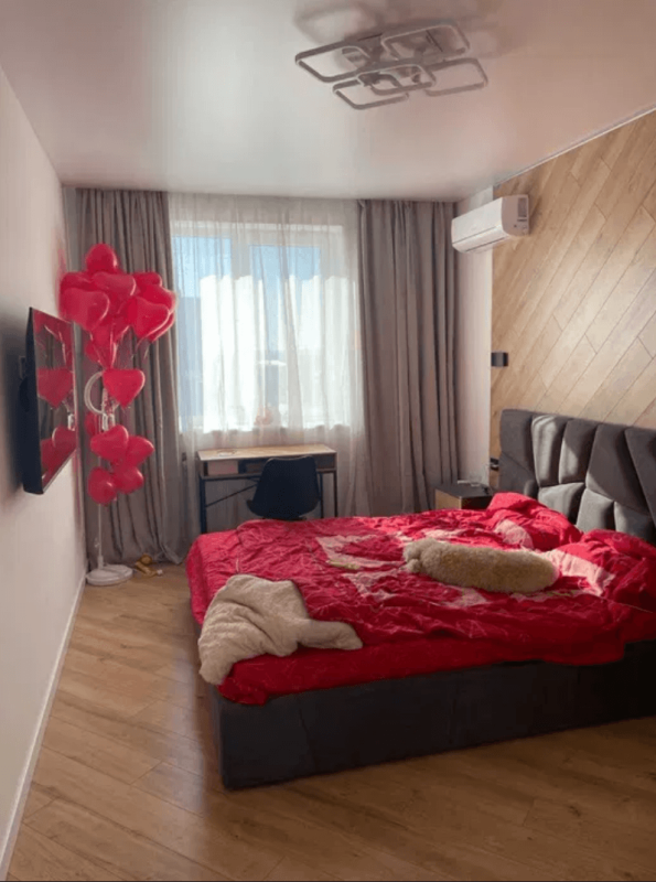 Long term rent 1 bedroom-(s) apartment Lva Landau Avenue (50-richchya SRSR Avenue)