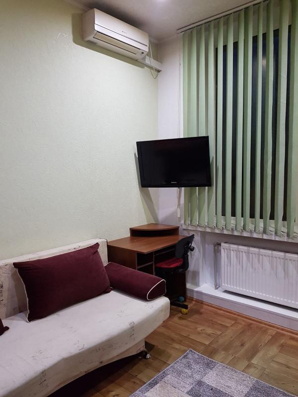 Long term rent 1 bedroom-(s) apartment Velyka Panasivska Street (Kotlova Street) 108
