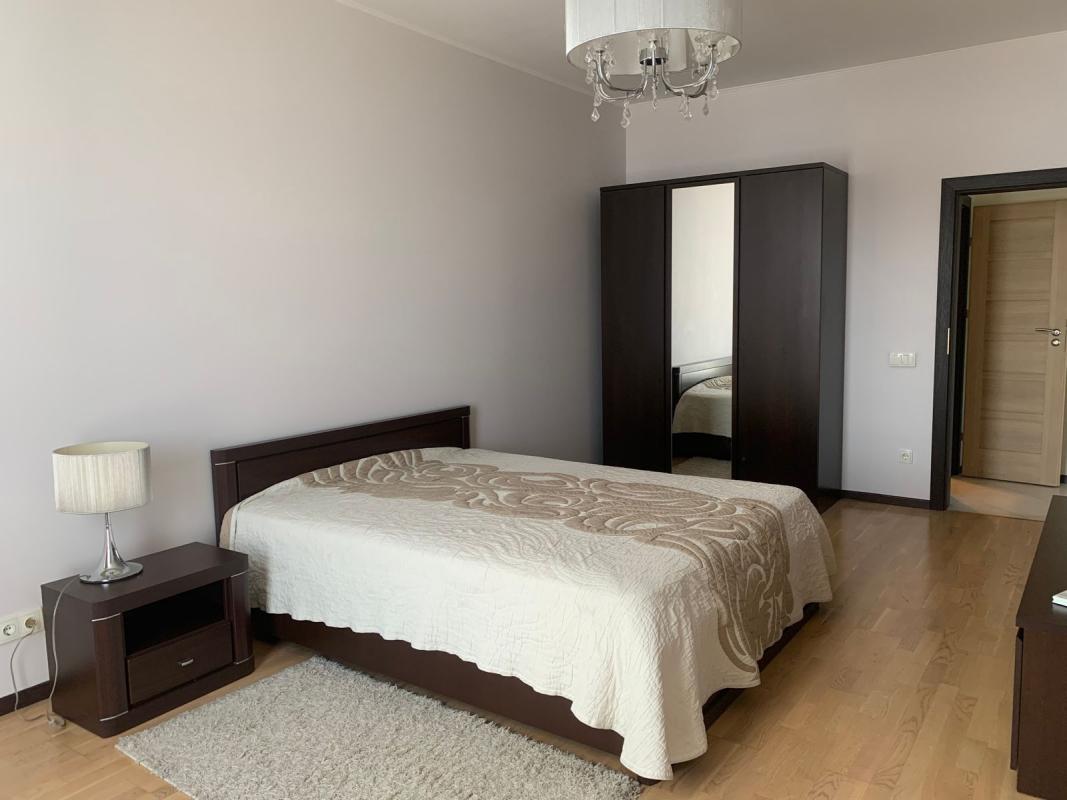 Long term rent 3 bedroom-(s) apartment Dmytrivska Street 80