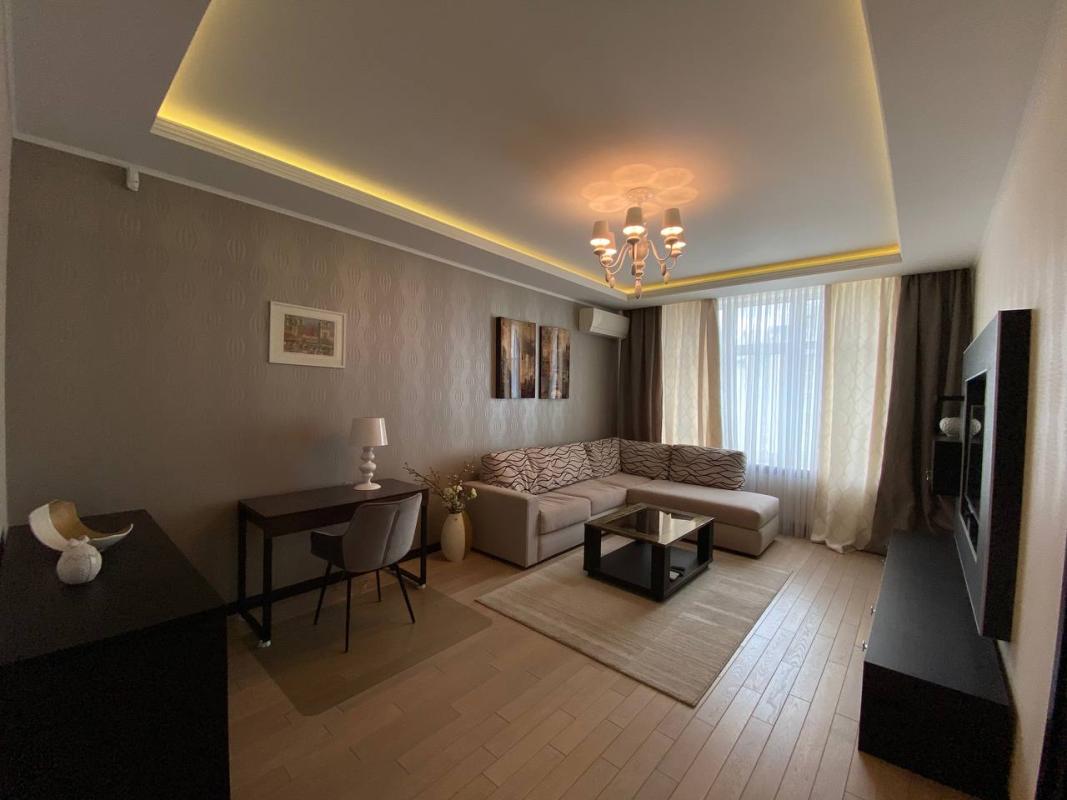 Long term rent 2 bedroom-(s) apartment Andriia Verkhohliada Street (Mykhaila Drahomyrova Street) 7