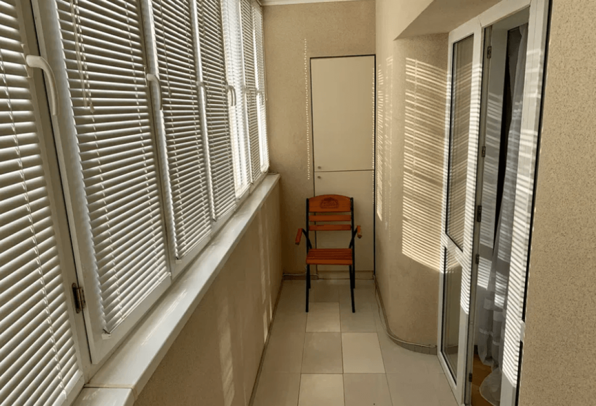 Long term rent 2 bedroom-(s) apartment Pidhirna Street 3