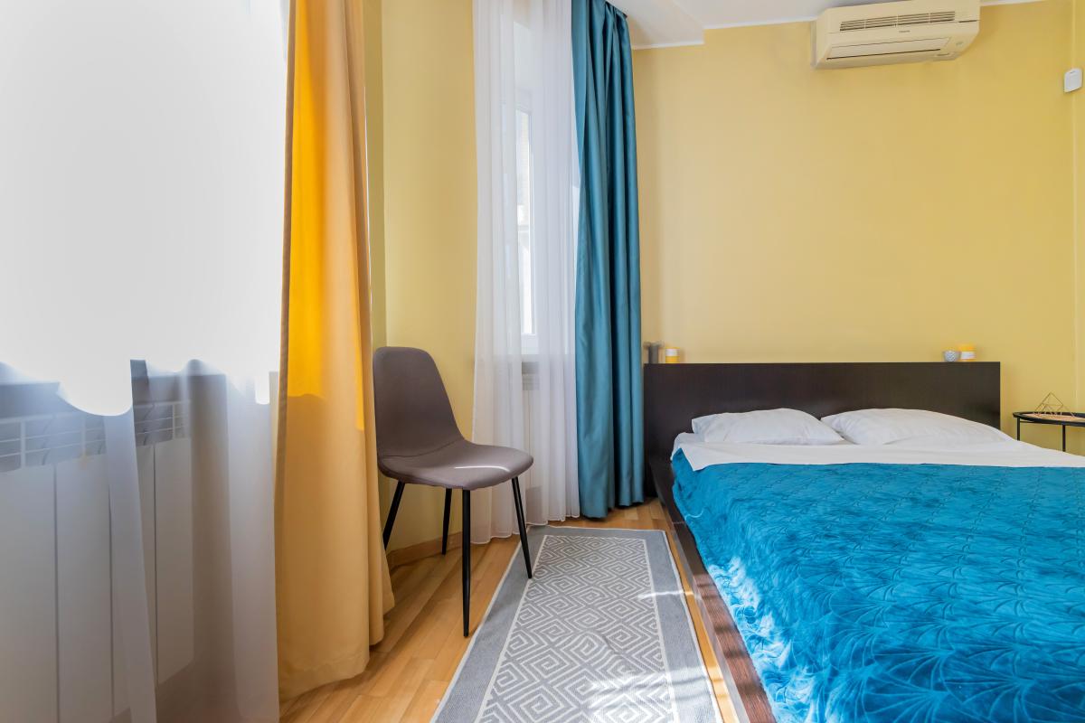 Long term rent 2 bedroom-(s) apartment Kropyvnytskoho Street 12