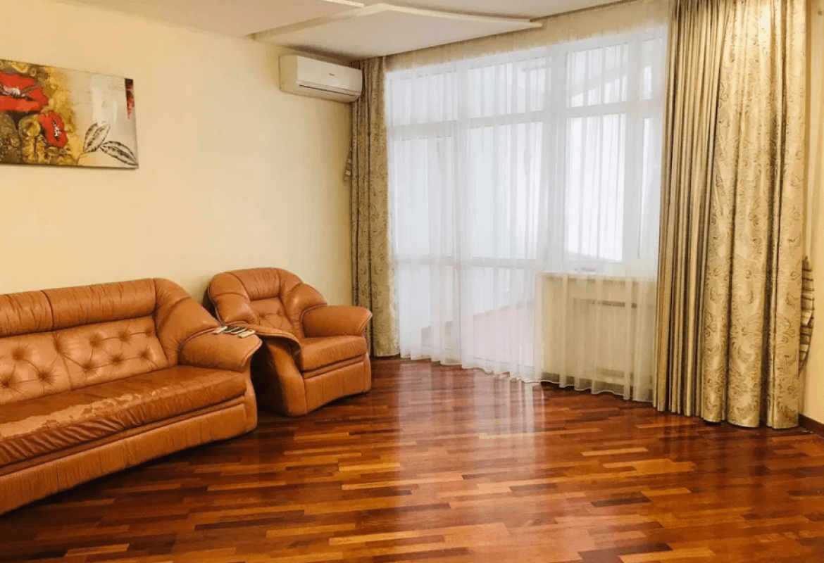 Long term rent 2 bedroom-(s) apartment Yevhena Konovaltsia Street (Schorsa Street) 44а