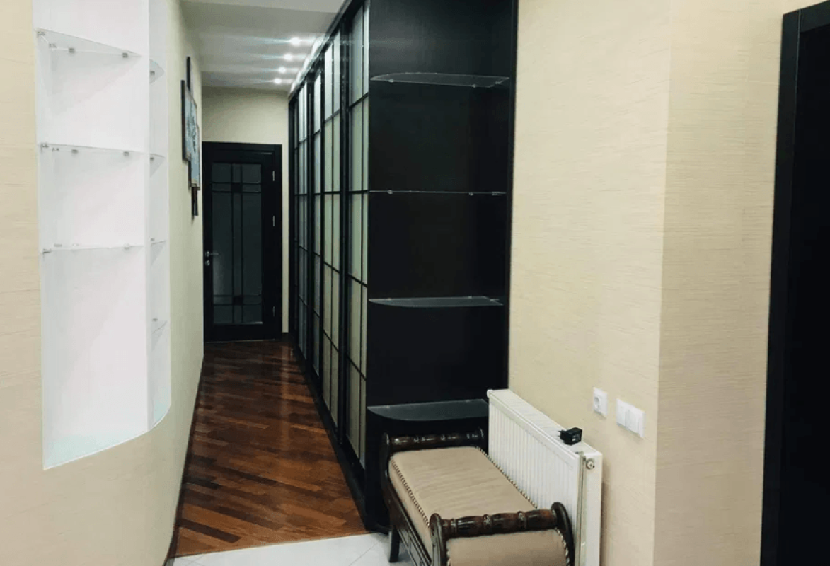 Long term rent 2 bedroom-(s) apartment Yevhena Konovaltsia Street (Schorsa Street) 44а
