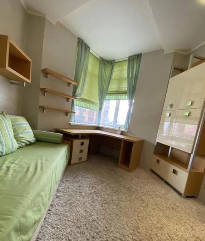 Long term rent 3 bedroom-(s) apartment Yevhena Konovaltsia Street (Schorsa Street) 32г
