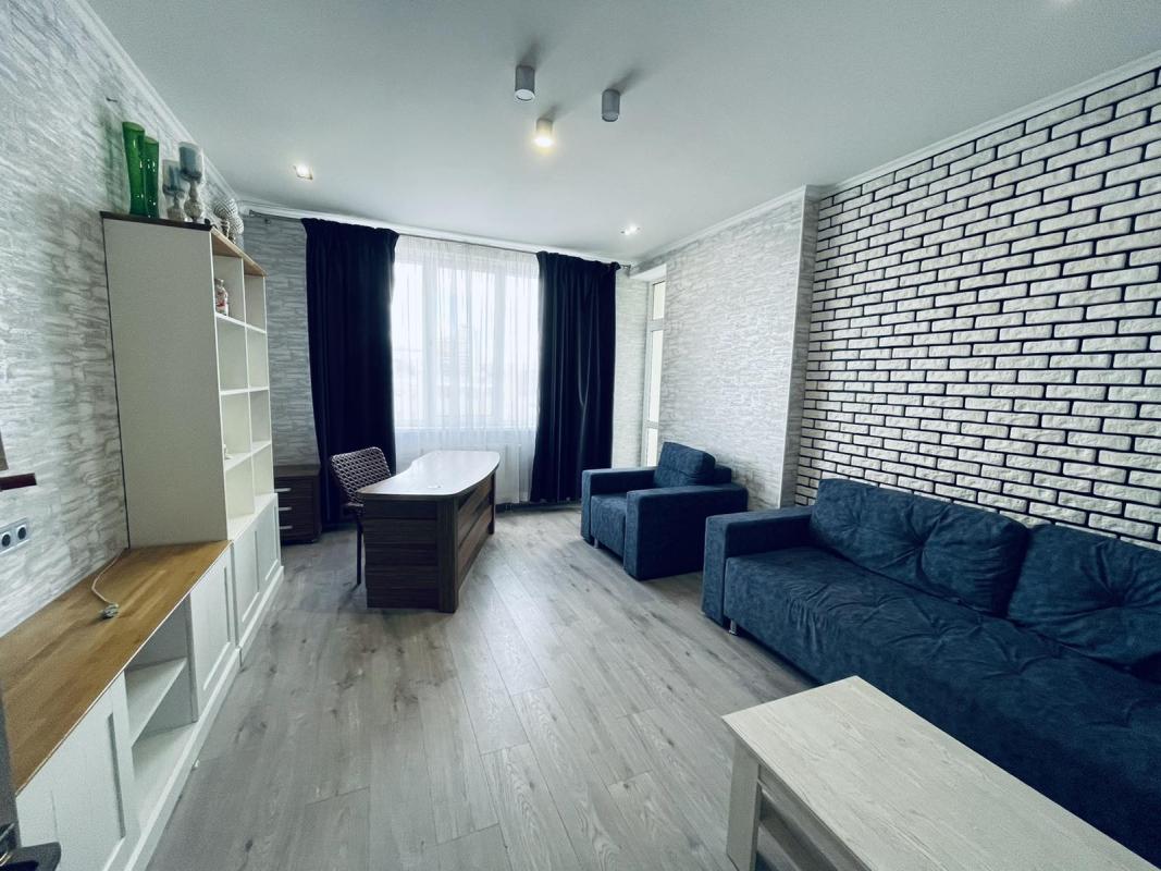 Long term rent 2 bedroom-(s) apartment Saksahanskoho Street 37