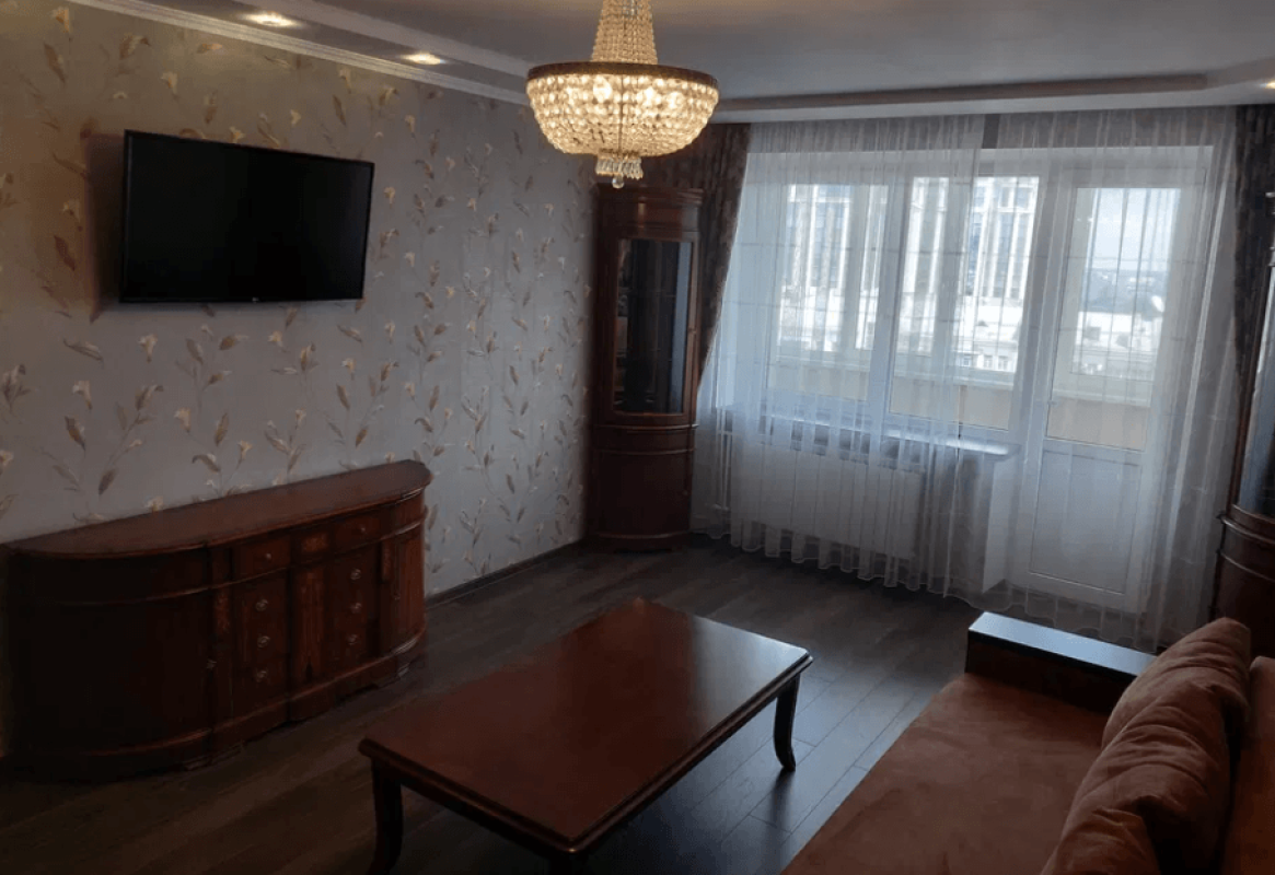 Long term rent 3 bedroom-(s) apartment Ipsylantiivskyi Lane (Aistova Street) 5