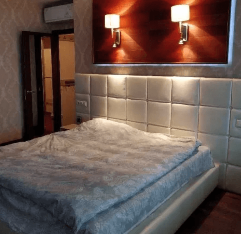 Long term rent 3 bedroom-(s) apartment Tarasivska Street 21