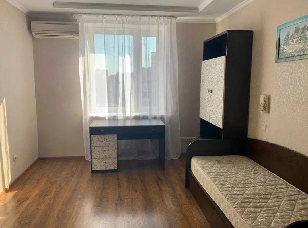 Long term rent 3 bedroom-(s) apartment Kharkivske Road