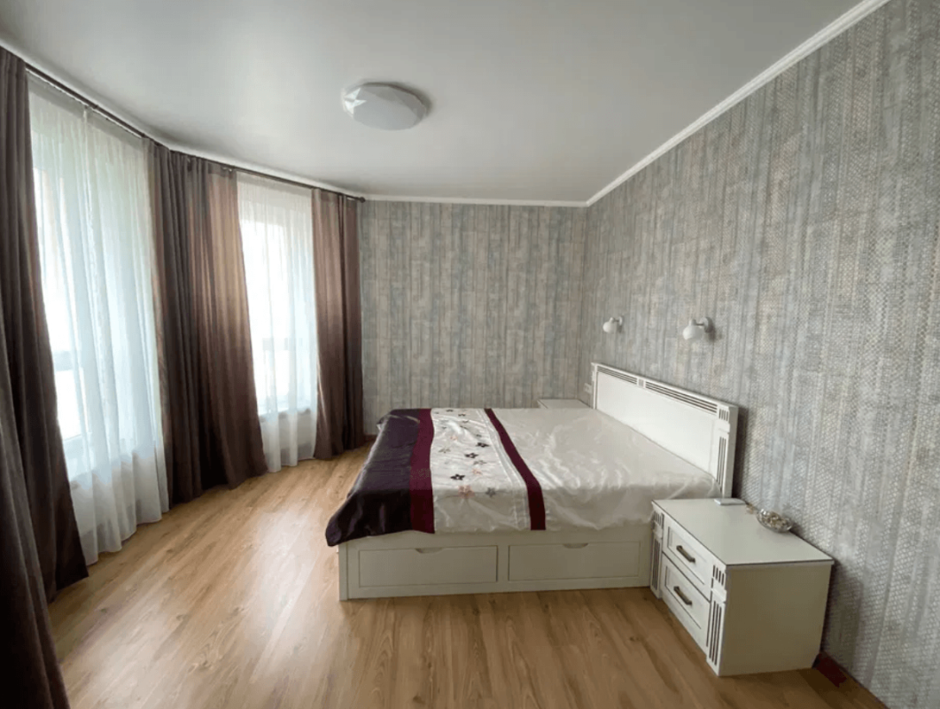 Продаж 1 кімнатної квартири 64 кв. м, Героїв Харкова просп. 131в