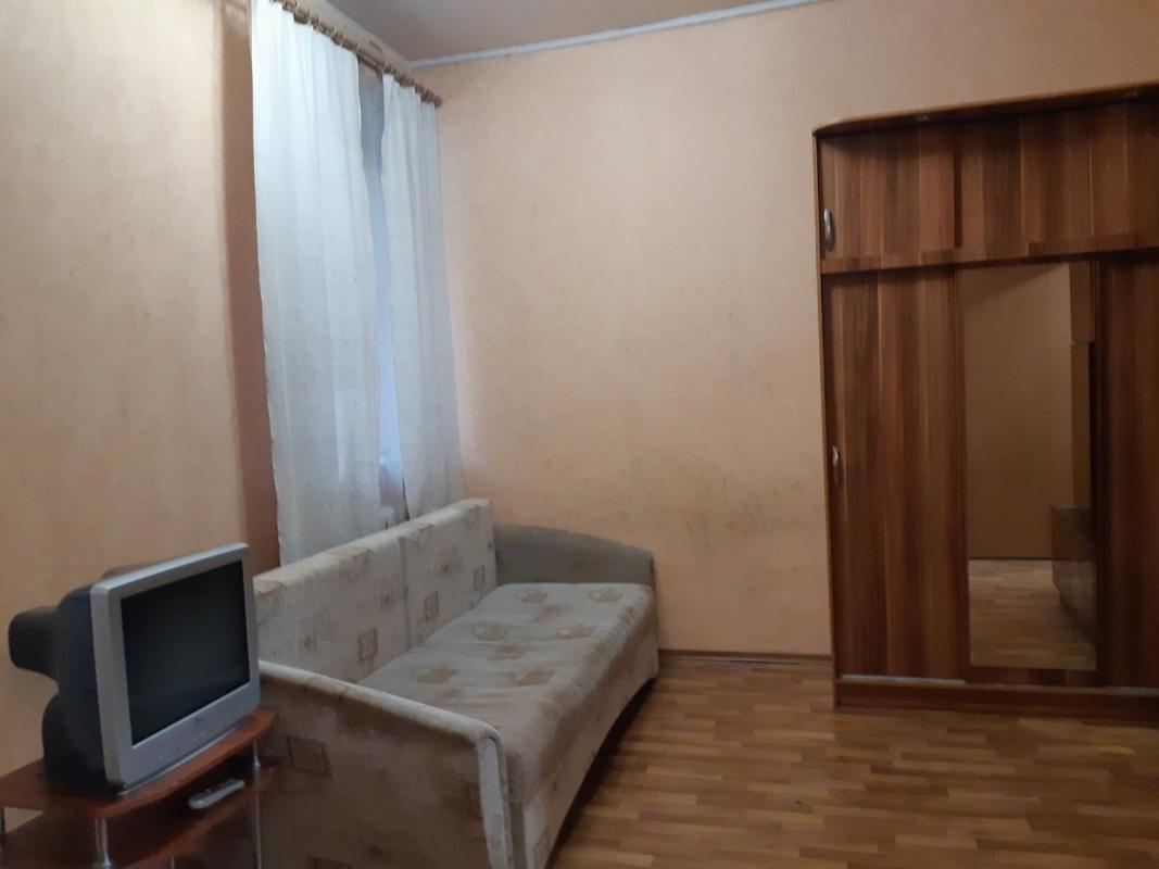 Long term rent 1 bedroom-(s) apartment Oleksandra Shpejera Street 4