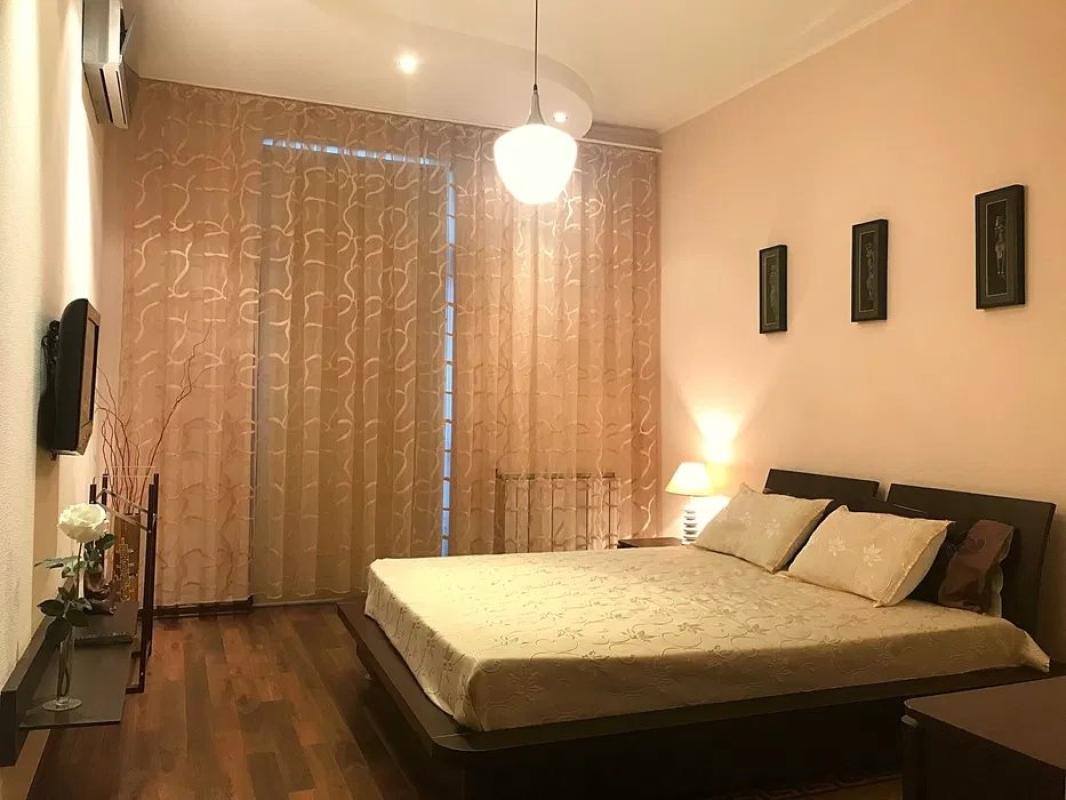 Long term rent 2 bedroom-(s) apartment Shota Rustaveli Street 44
