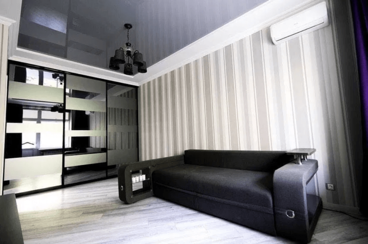 Long term rent 2 bedroom-(s) apartment Myronosytska Street 54
