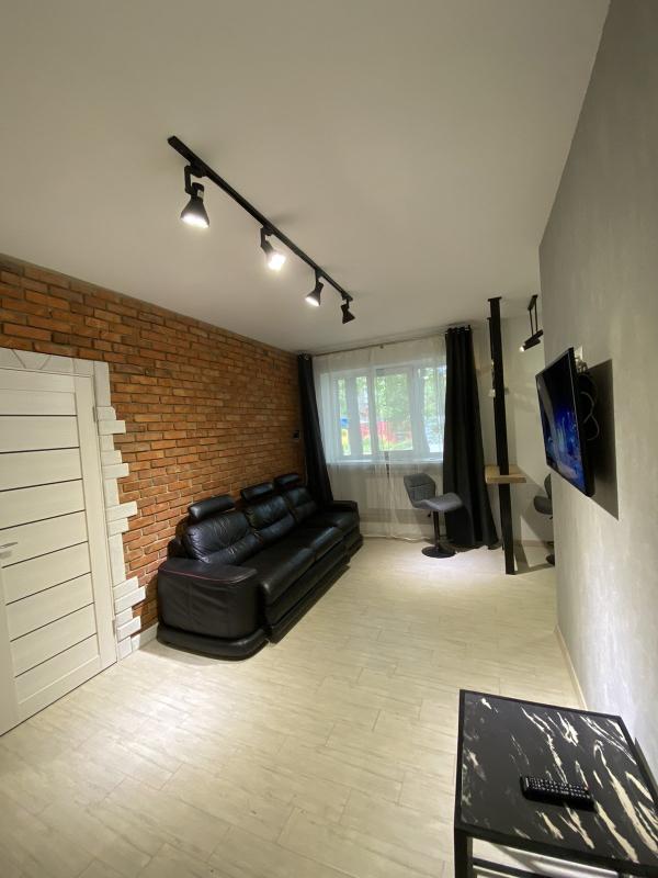 Long term rent 3 bedroom-(s) apartment Akademika Proskury Street 6