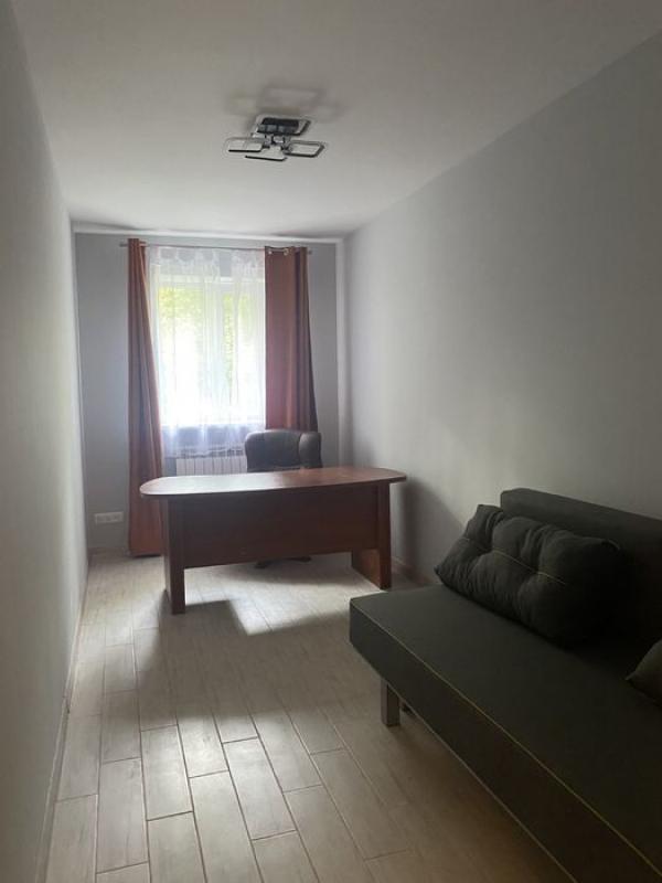 Long term rent 3 bedroom-(s) apartment Akademika Proskury Street 6