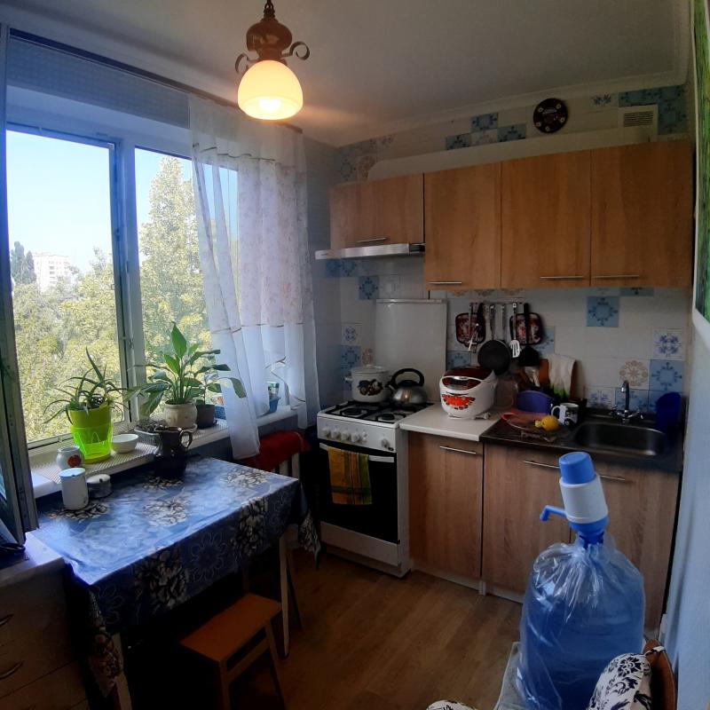 Long term rent 3 bedroom-(s) apartment 23 Serpnya Street 41а