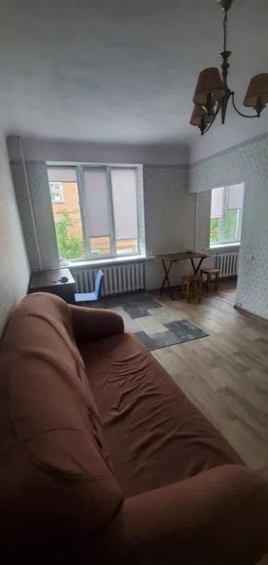 Довгострокова оренда 1 кімнатної квартири Мирна вул. 7