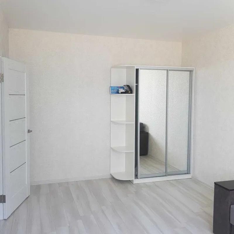 Продаж 1 кімнатної квартири 37 кв. м, Миру вул.