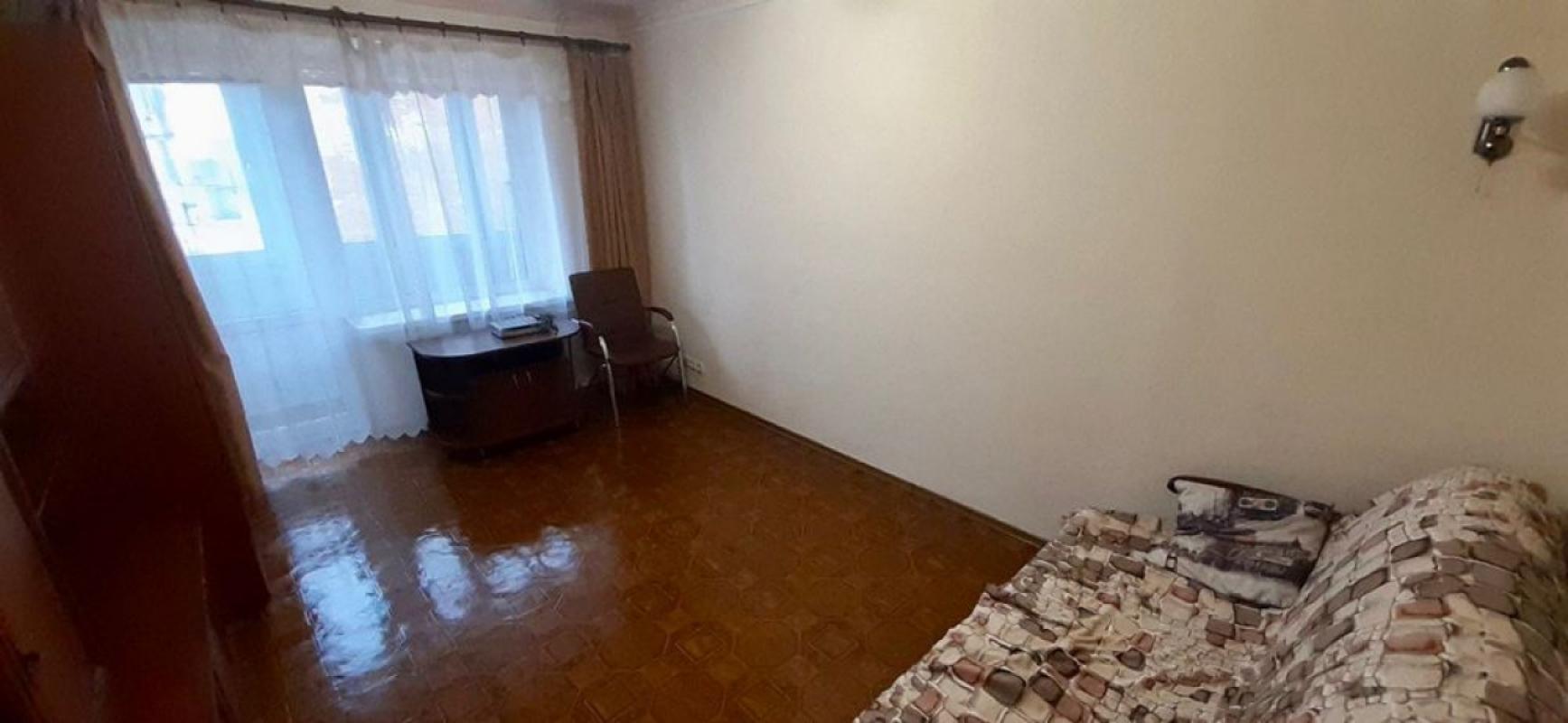 Long term rent 2 bedroom-(s) apartment 23 Serpnya Street 31