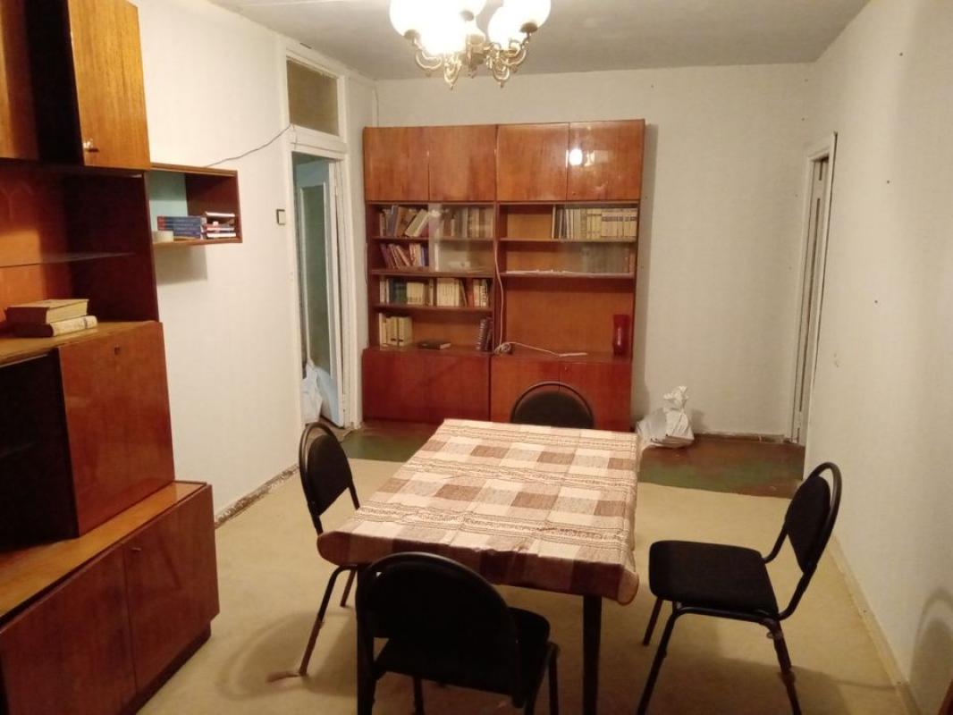 Long term rent 4 bedroom-(s) apartment Chuhuyivska Street 33