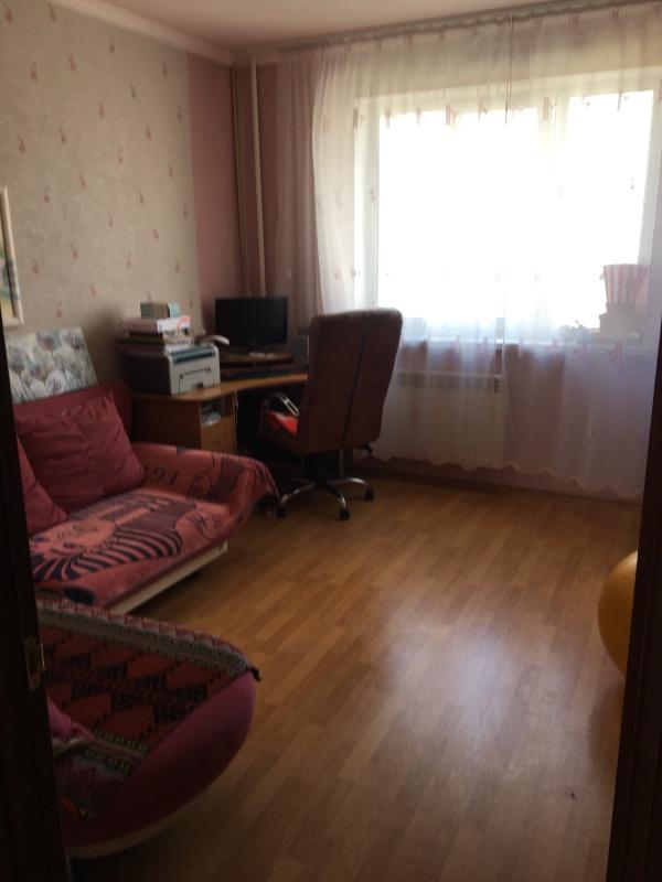 Продаж 4 кімнатної квартири 83 кв. м, Польова вул. 6