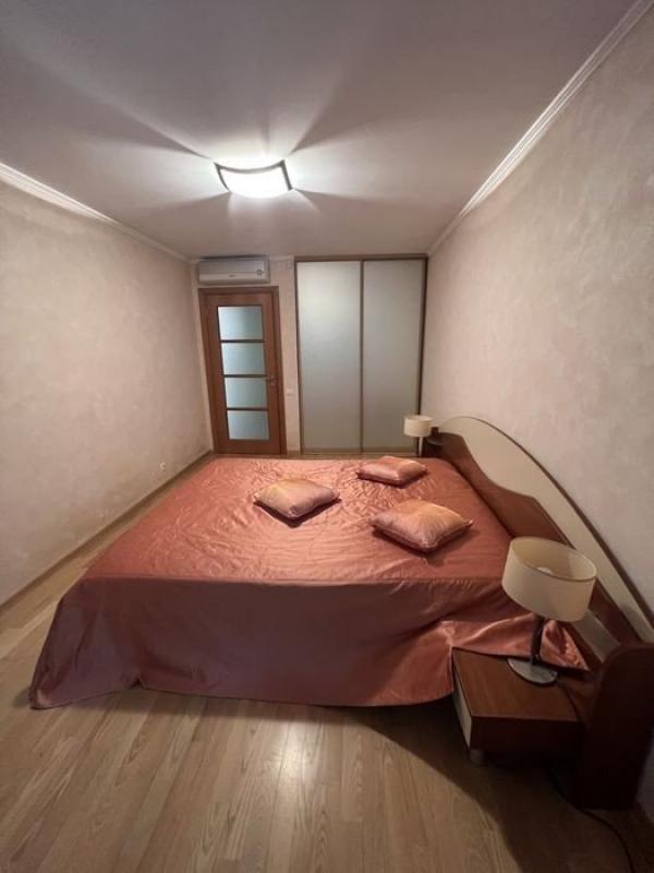 Long term rent 3 bedroom-(s) apartment Mykhaila Boichuka Street (Kikvidze Street) 25а