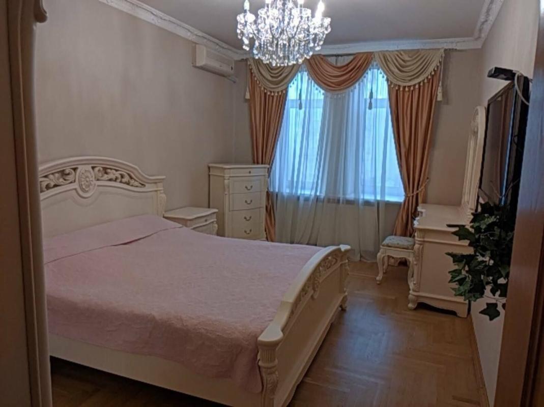 Long term rent 3 bedroom-(s) apartment Dmytrivska Street 48г