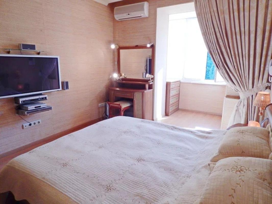 Long term rent 2 bedroom-(s) apartment Mechnykova Street 16