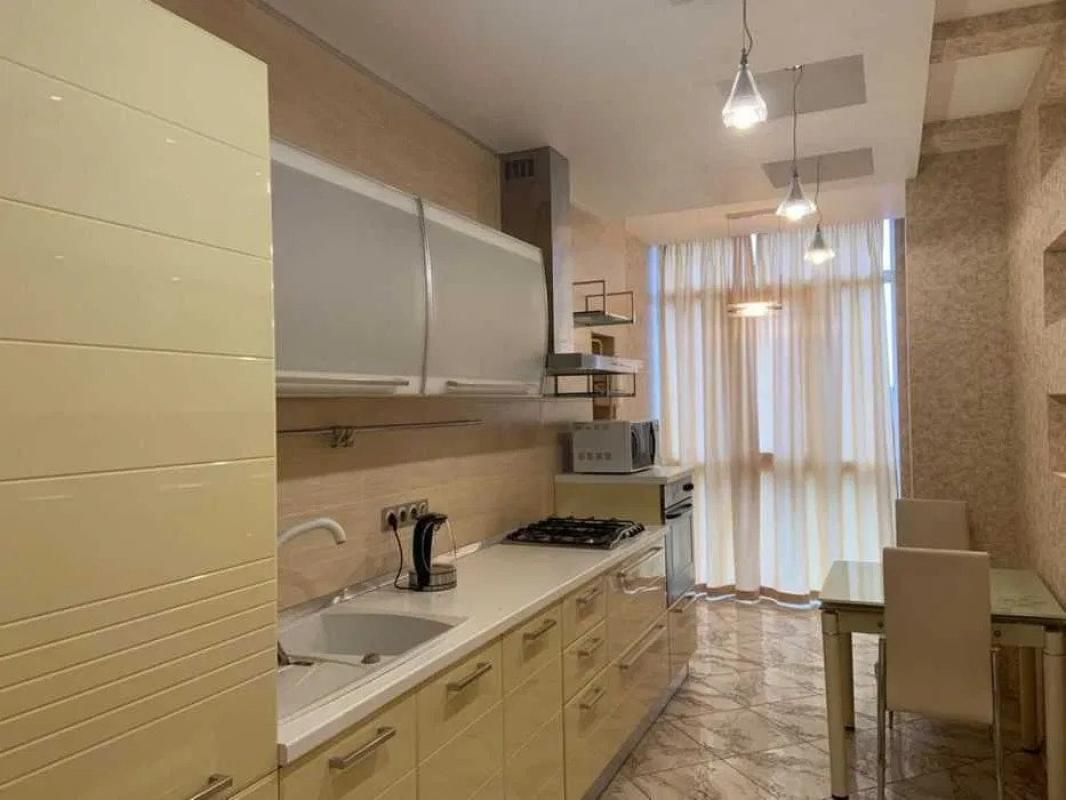 Продажа 2 комнатной квартиры 111 кв. м, Ярослава Мудрого ул. (Петровского) 30а