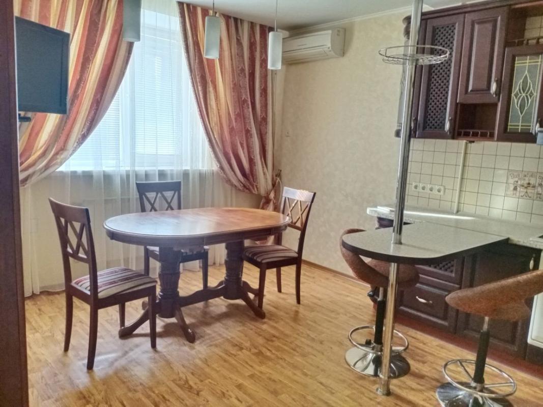 Долгосрочная аренда 2 комнатной квартиры Алексеевская ул. 1б