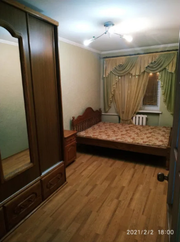 Long term rent 3 bedroom-(s) apartment Sharikova Street 37