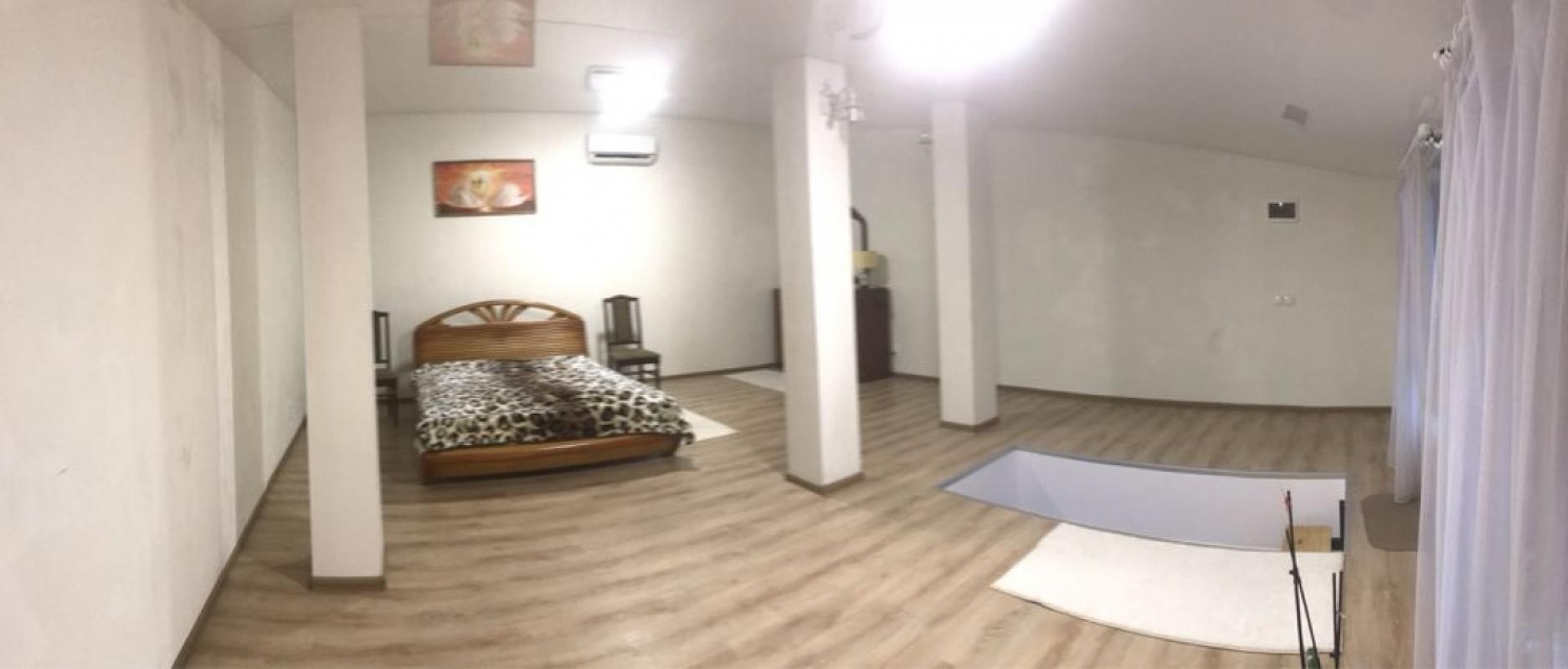 Продаж 2 кімнатної квартири 65 кв. м, Римарська вул. 16