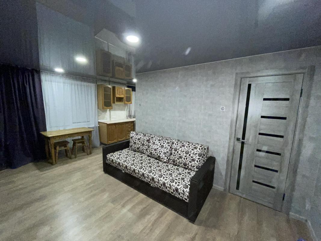 Long term rent 3 bedroom-(s) apartment Yuriya Paraschuka street (Ivana Mynailenko Street) 7