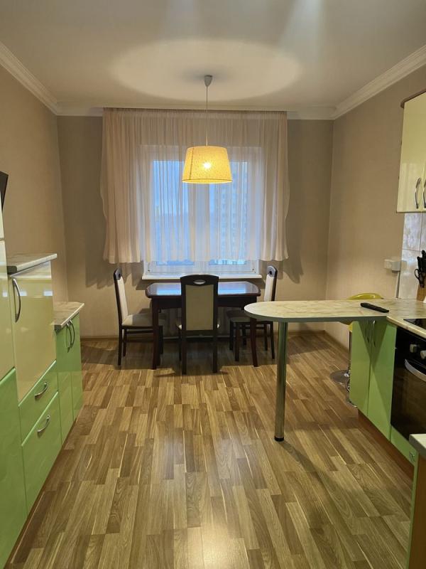 Long term rent 3 bedroom-(s) apartment Urlivska Street 36