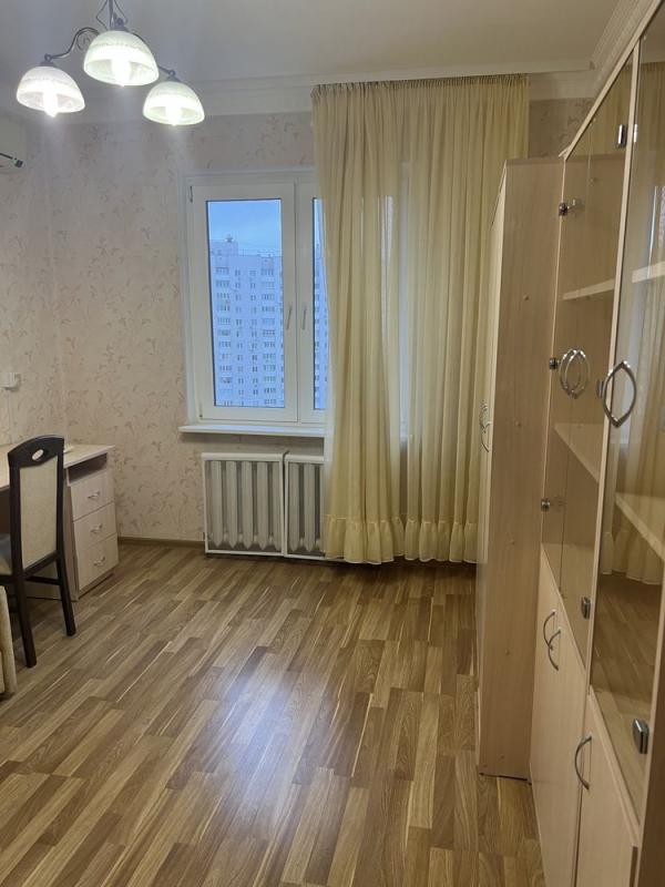 Долгосрочная аренда 3 комнатной квартиры Урловская ул. 36