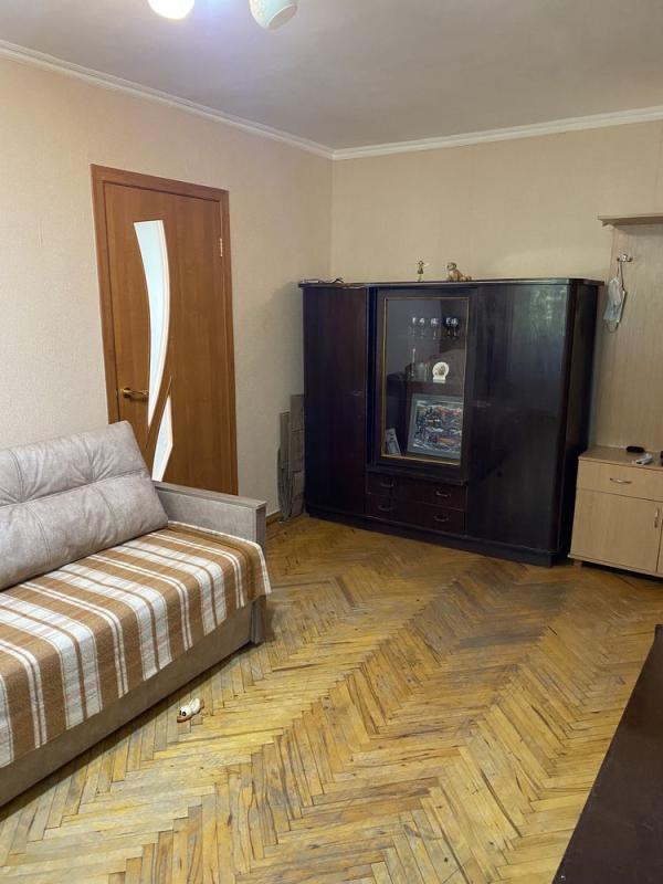 Продаж 2 кімнатної квартири 47 кв. м, Героїв Праці вул. 68б