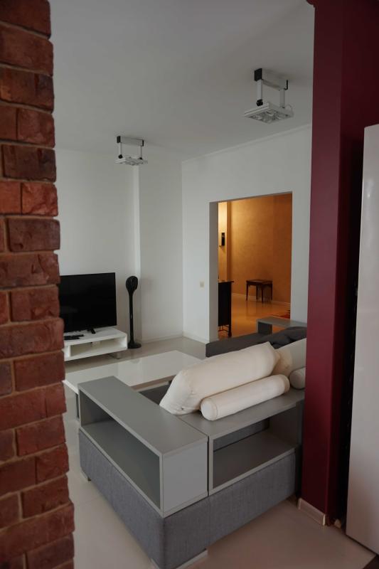 Long term rent 1 bedroom-(s) apartment Dniprovska Embarkment 1а