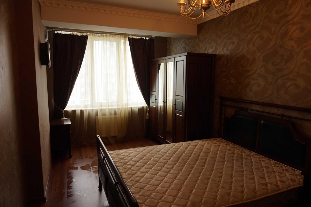Long term rent 1 bedroom-(s) apartment Dniprovska Embarkment 1а