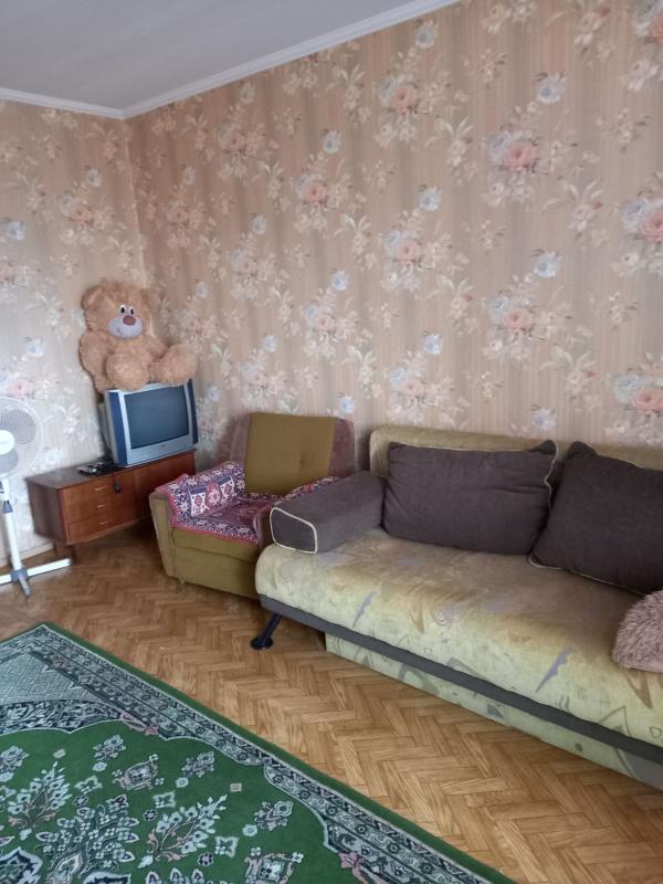 Long term rent 3 bedroom-(s) apartment Kolomenska Street 25